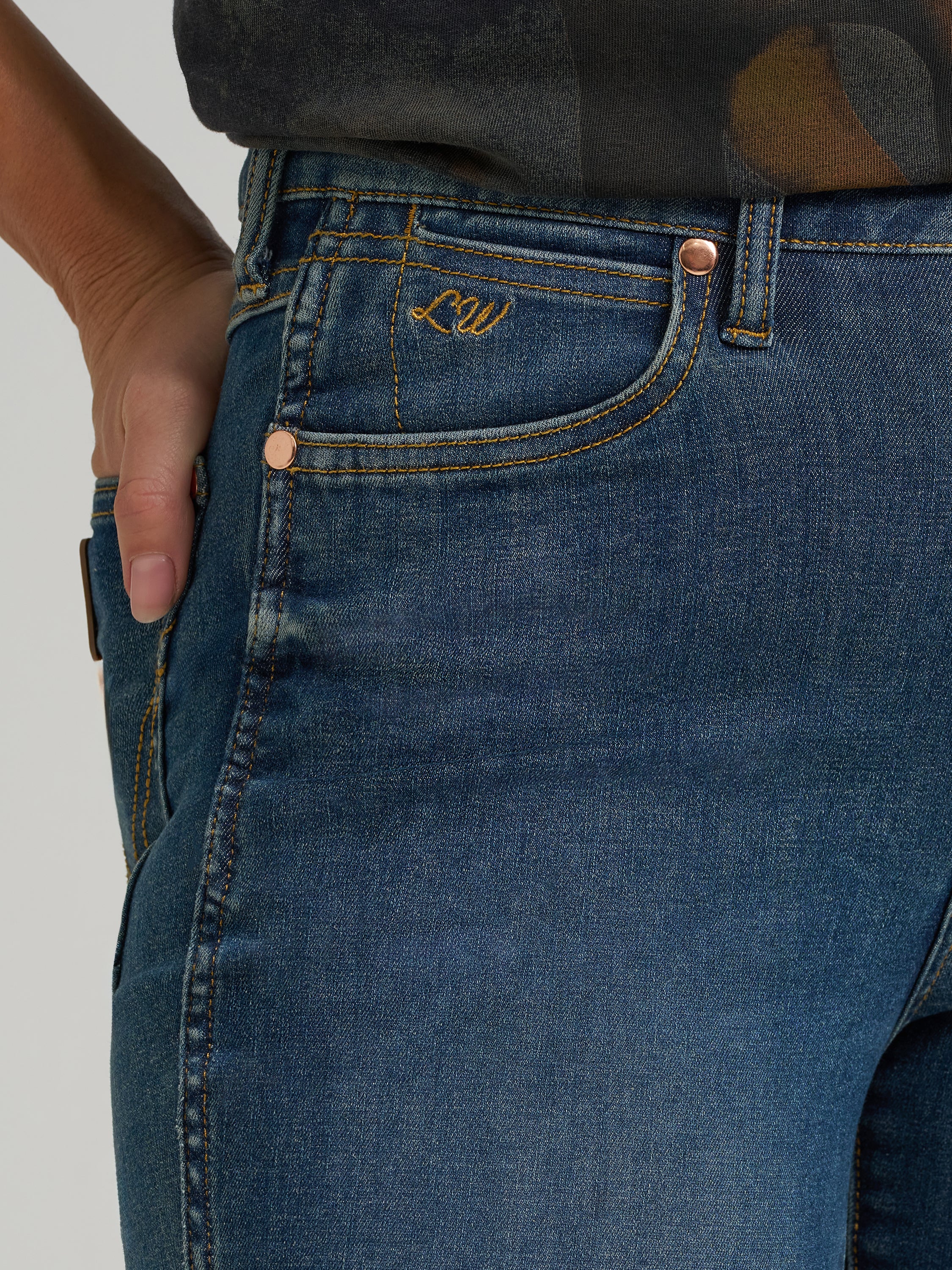 Lainey Wilson Boot Hugger Jeans Boho Wash / 2832