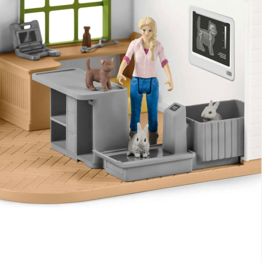 Schleich Veterinarian Practise w/Pets
