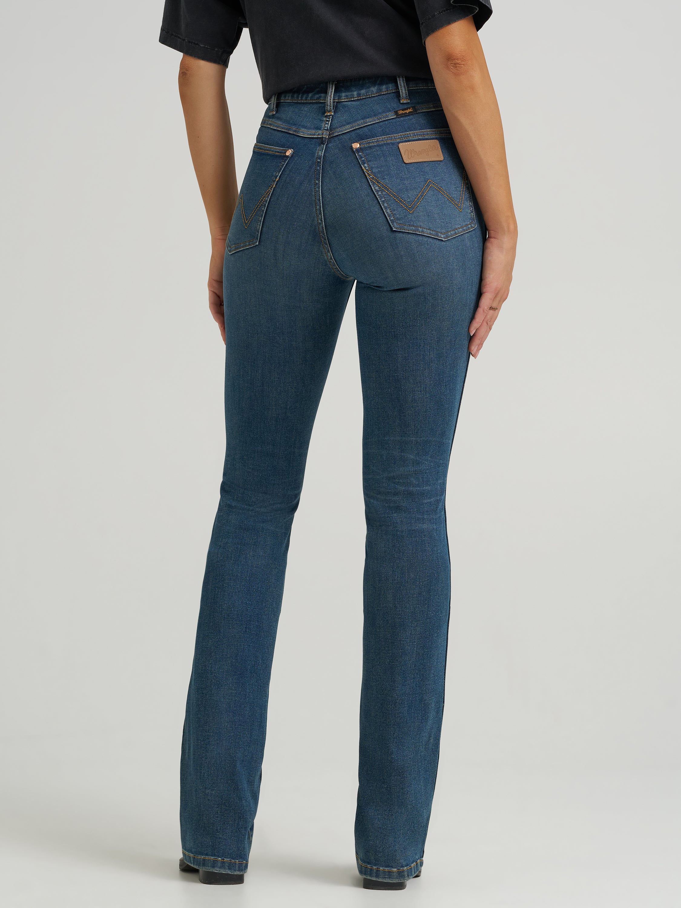 Lainey Wilson Boot Hugger Jeans Boho Wash / 2832