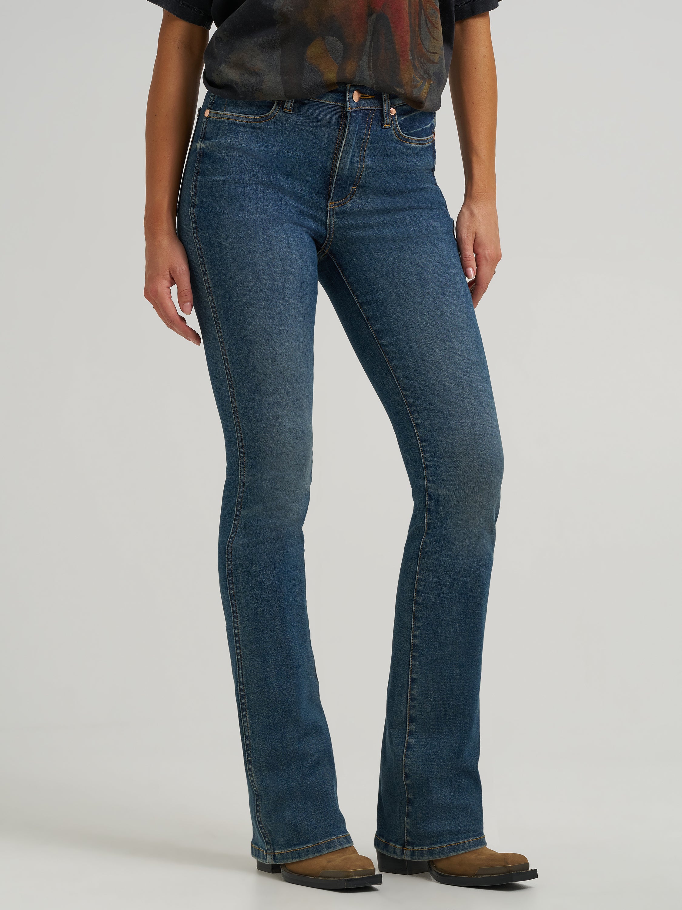 Lainey Wilson Boot Hugger Jeans Boho Wash / 2832