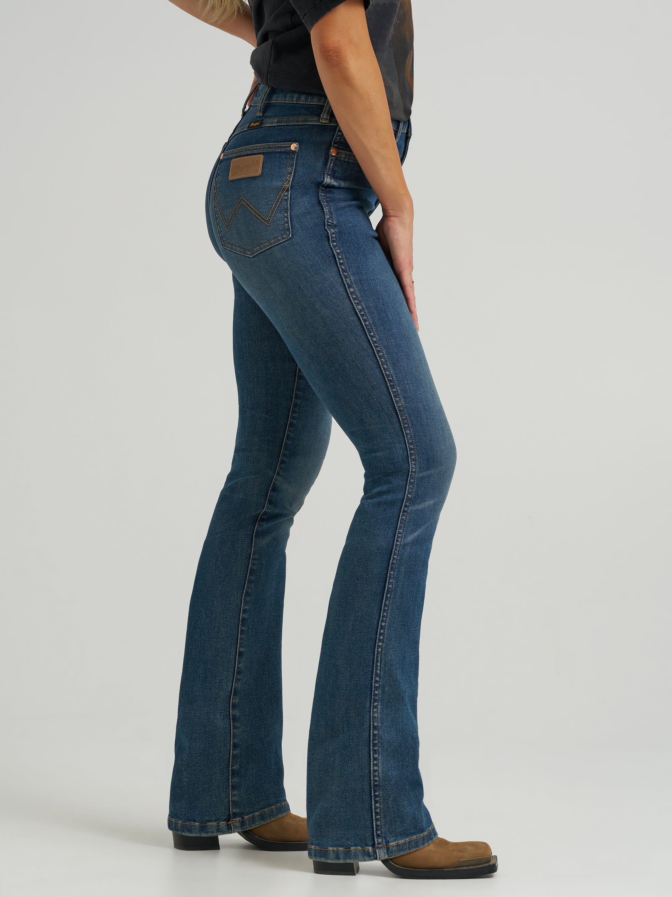 Lainey Wilson Boot Hugger Jeans Boho Wash / 2832