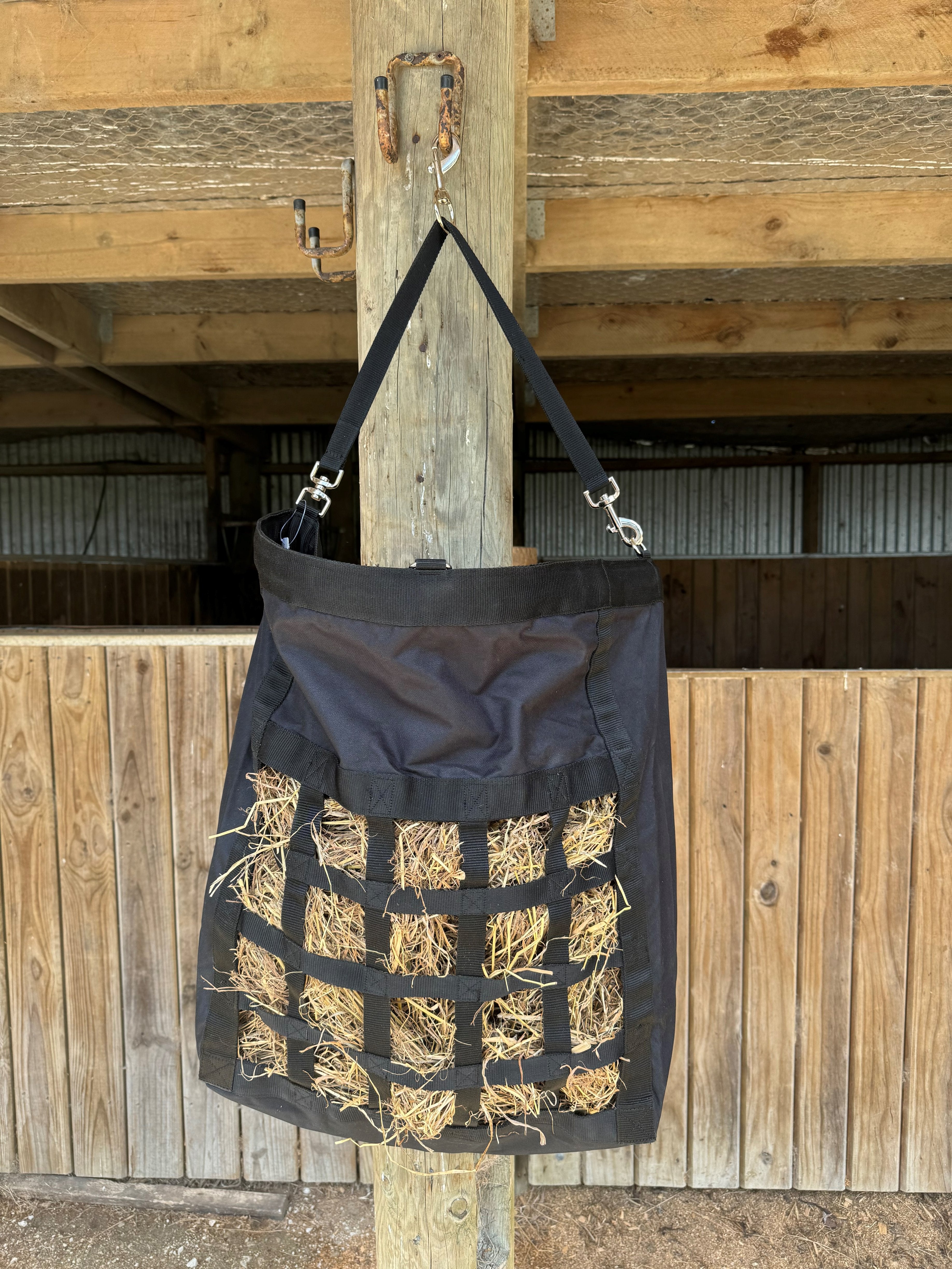 Enzo Two Side Slow Feed Haybag(61x50x20)