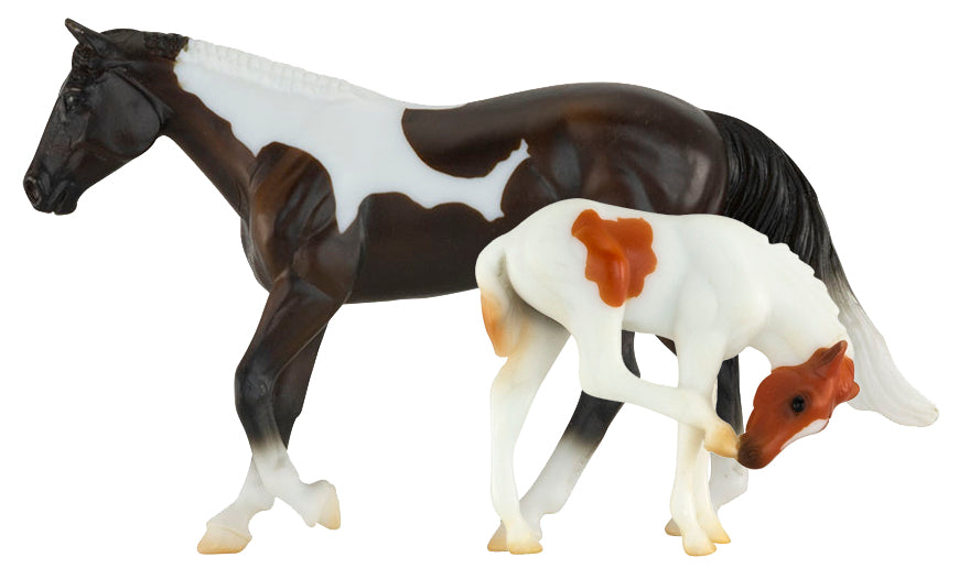 Breyer Stablemates Stable Surprise%