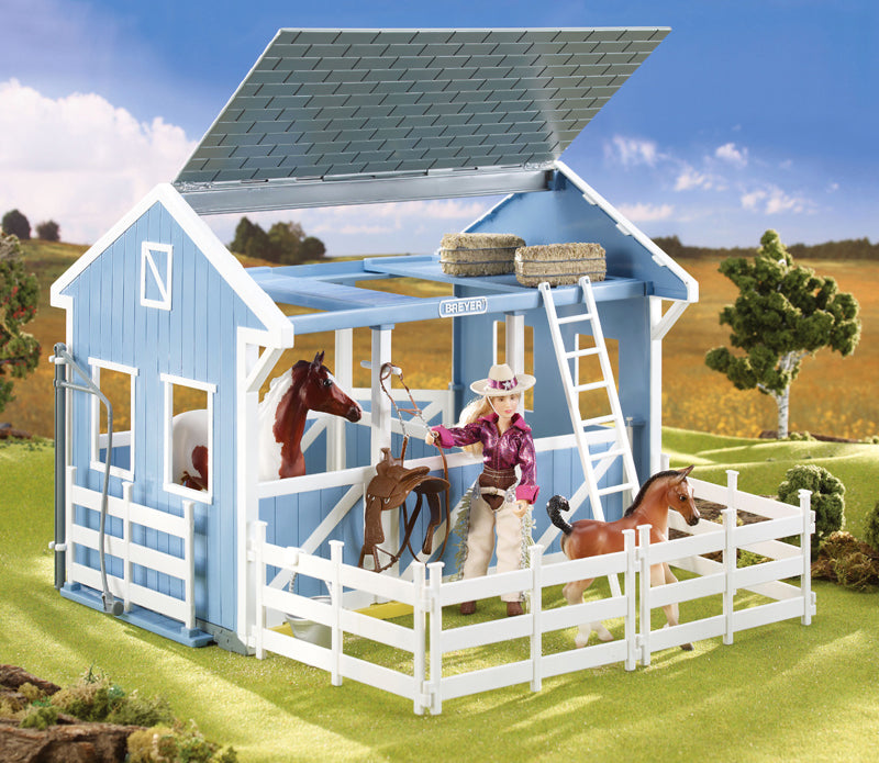 Breyer Classics Country Stable%