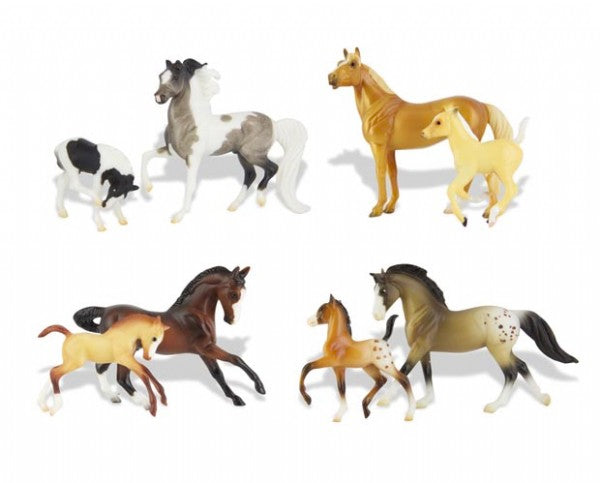 Breyer Stablemates Horse and Foal Set%