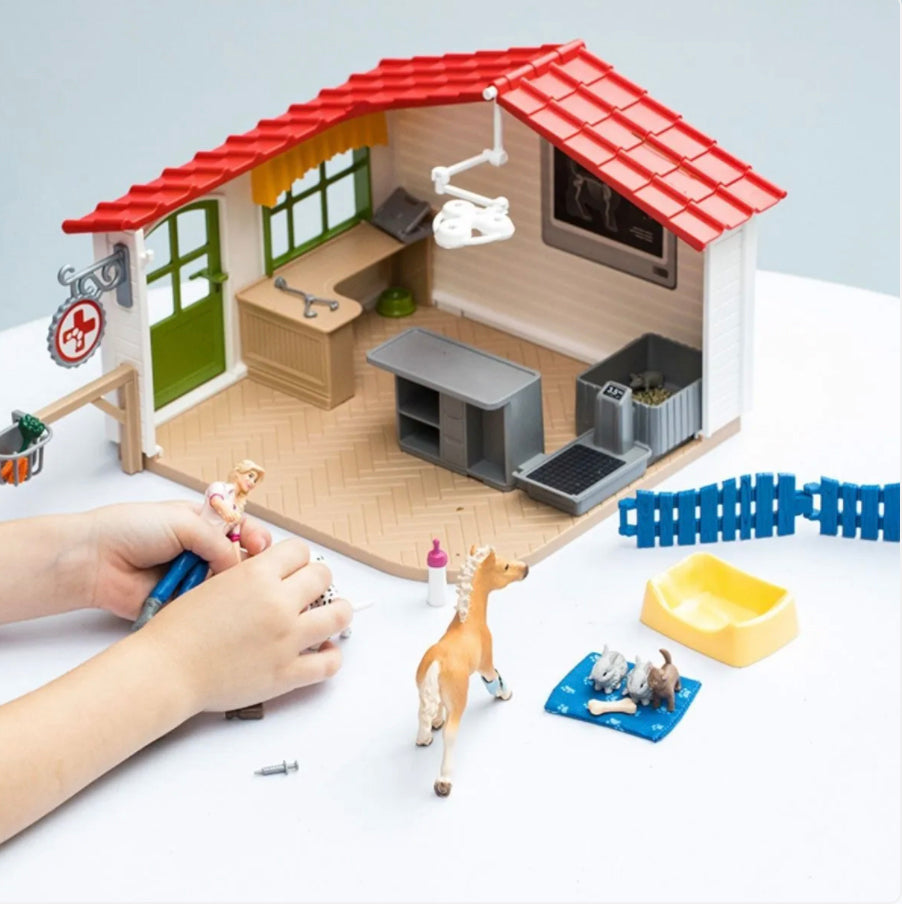 Schleich Veterinarian Practise w/Pets