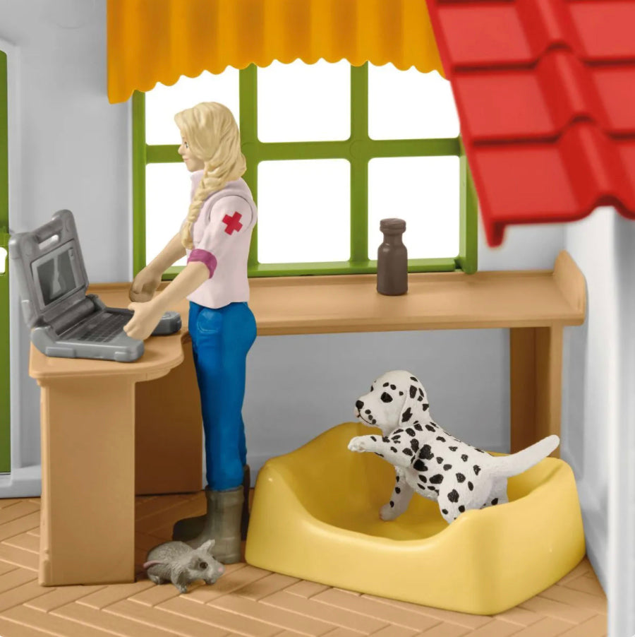 Schleich Veterinarian Practise w/Pets